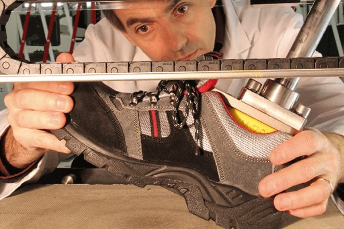 Schuhinspektion — product quality control inspection